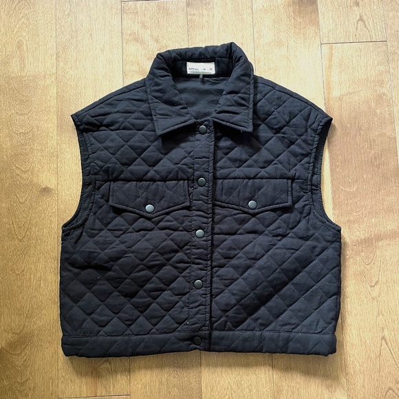 lefties Jackets & Blazers - *NEW - Black quilted sleeveless vest (Size M)